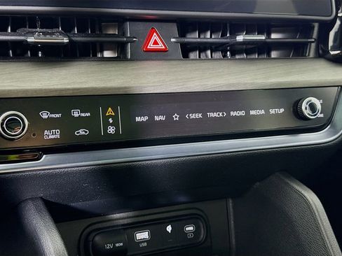 Used 2025 Kia Sportage X-Line w/ Premium Package image 8