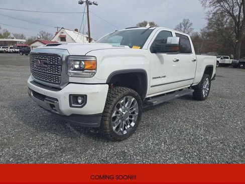 Used 2019 GMC Sierra 2500 Denali w/ Duramax Plus Package image 2