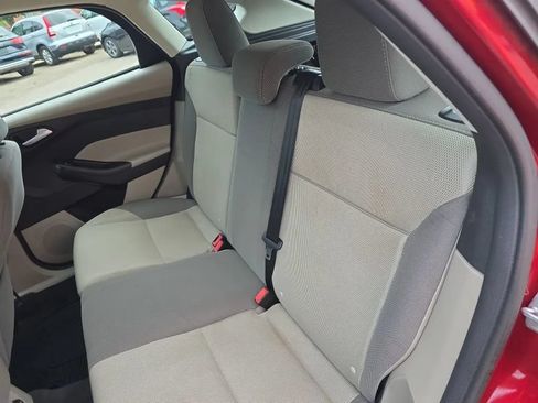 Used 2014 Ford Focus SE w/ SE Winter Package FWD image 33