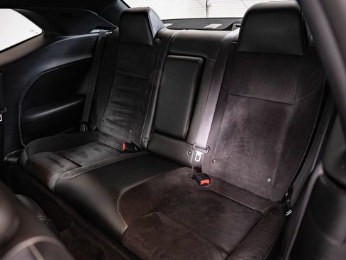Used 2017 Dodge Challenger R/T Scat Pack w/ Leather Interior Group RWD image 38