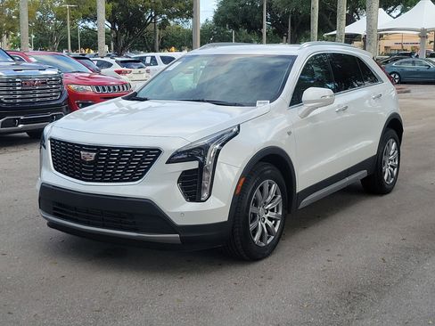 Used 2020 Cadillac XT4 Premium Luxury w/ Enhanced Visibility Package image 2