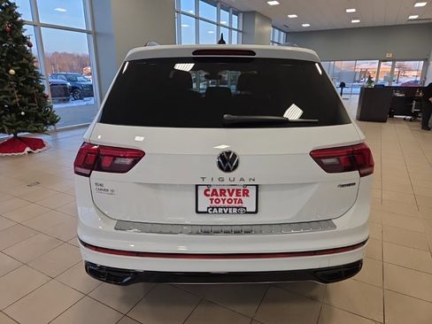 Used 2022 Volkswagen Tiguan SE R-Line image 8