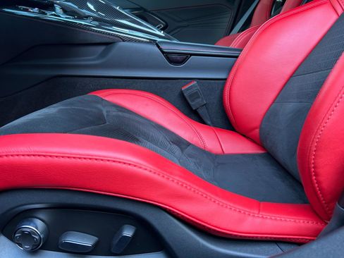 Used 2025 Chevrolet Corvette Z06 image 18