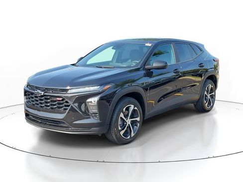 Certified 2024 Chevrolet Trax RS FWD image 2