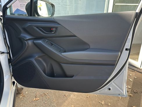 Used 2024 Subaru Crosstrek 2.0i Premium image 17