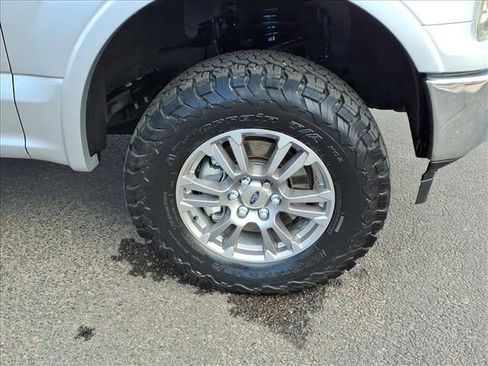 Used 2018 Ford F150 Lariat w/ Trailer Tow Package image 10