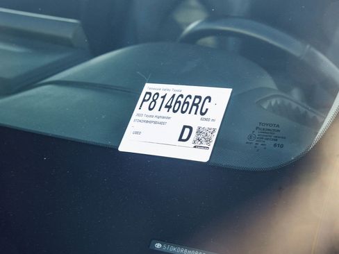 Certified 2023 Toyota Highlander XLE image 32