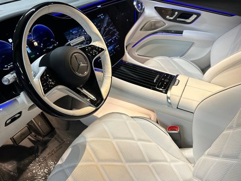 New 2025 Mercedes-Benz Maybach EQS 680 4MATIC image 4