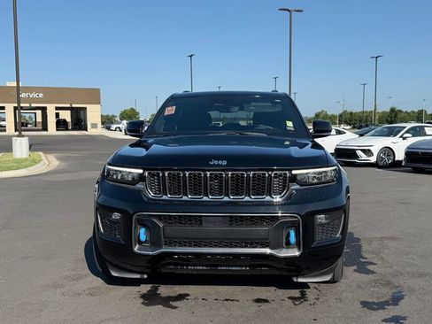 Used 2023 Jeep Grand Cherokee Overland AWD/4WD image 2
