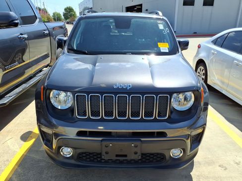 Used 2019 Jeep Renegade Latitude FWD image 2