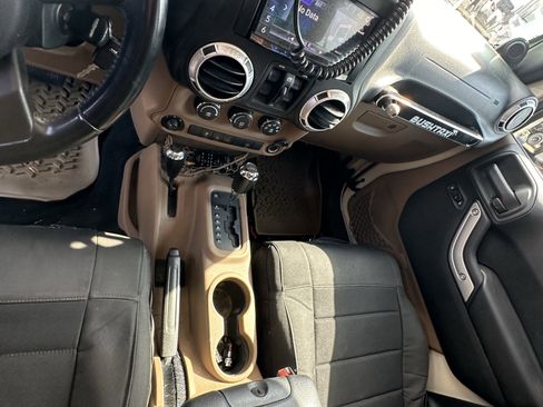 Used 2011 Jeep Wrangler Unlimited Rubicon image 11