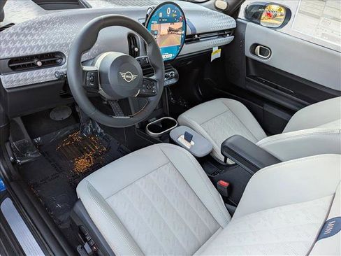 Used 2026 MINI Cooper 2-Door Hardtop FWD image 3