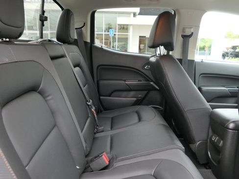 Used 2022 GMC Canyon AT4 image 24