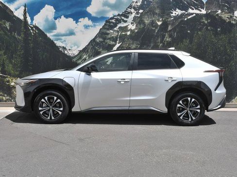 Certified 2023 Toyota bZ4X AWD w/ Weather Package image 7