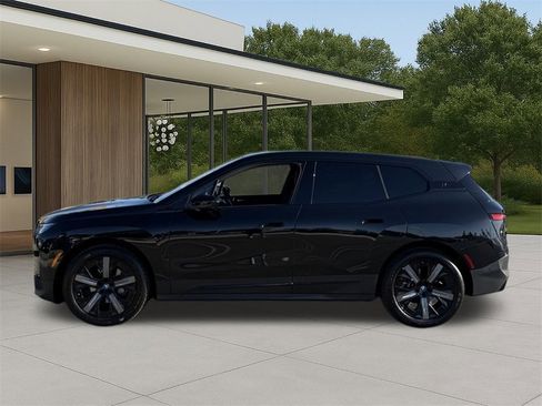 Used 2025 BMW iX xDrive50 w/ Premium Package image 9