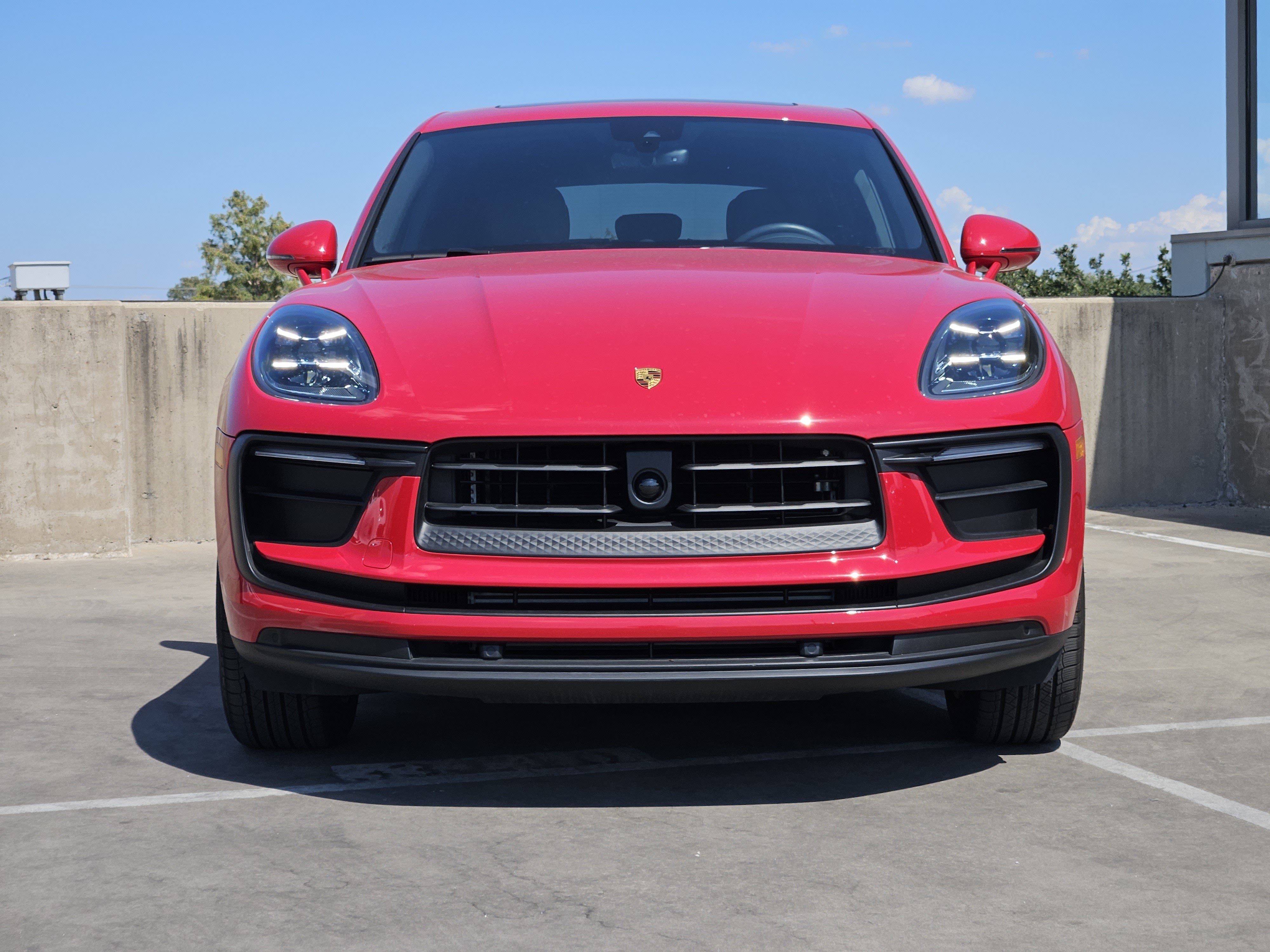 Certified 2026 Porsche Macan AWD/4WD image 11