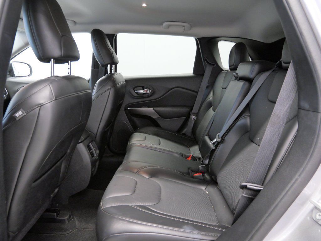 Certified 2020 Jeep Cherokee Limited AWD/4WD image 11