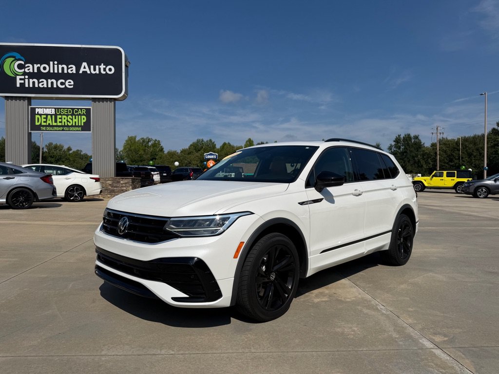 Used 2023 Volkswagen Tiguan SE R-Line FWD image 1