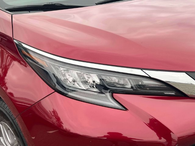 Used 2024 Toyota Sienna LE FWD image 12