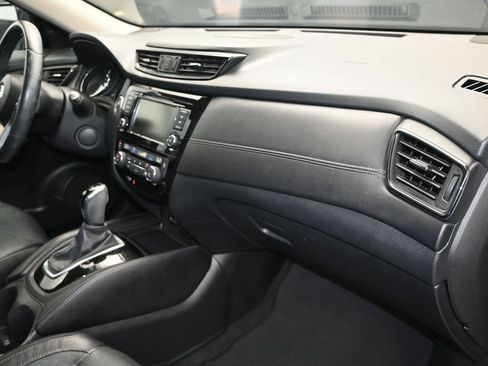 Used 2018 Nissan Rogue SL FWD image 23