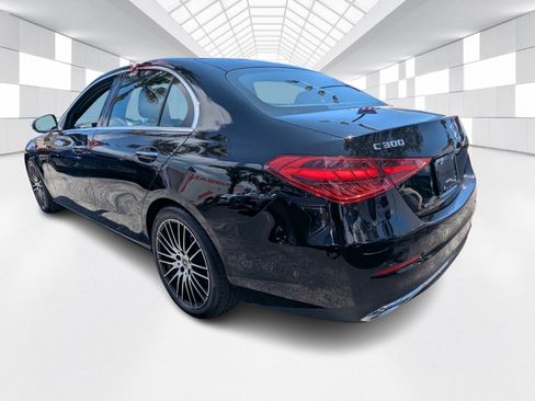 Used 2025 Mercedes-Benz C 300 Sedan image 4