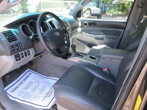 Used 2010 Toyota Tacoma PreRunner RWD image 14