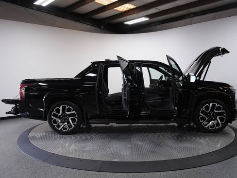 Used 2025 Chevrolet Silverado EV RST AWD/4WD image 10