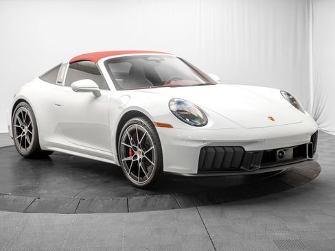 Certified 2026 Porsche 911 Targa 4 GTS AWD/4WD image 17