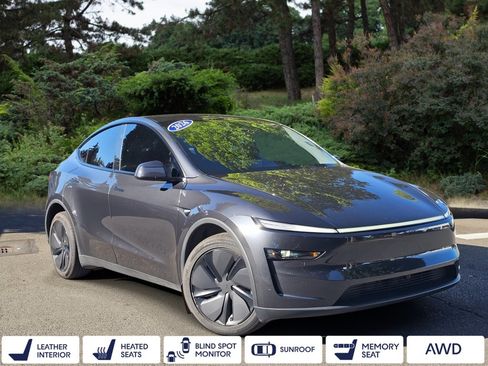 Used 2026 Tesla Model Y Long Range AWD/4WD image 1