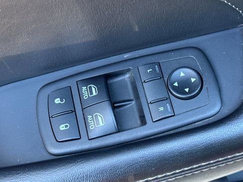 Used 2019 Dodge Challenger R/T Scat Pack w/ Shaker Package image 11