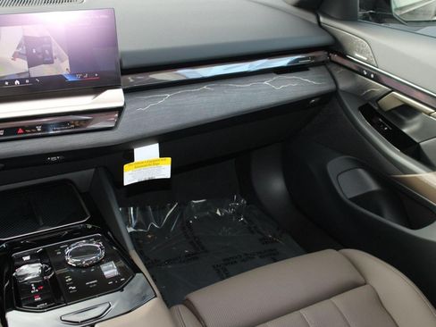 Used 2026 BMW 530i xDrive w/ Executive Package AWD/4WD image 29