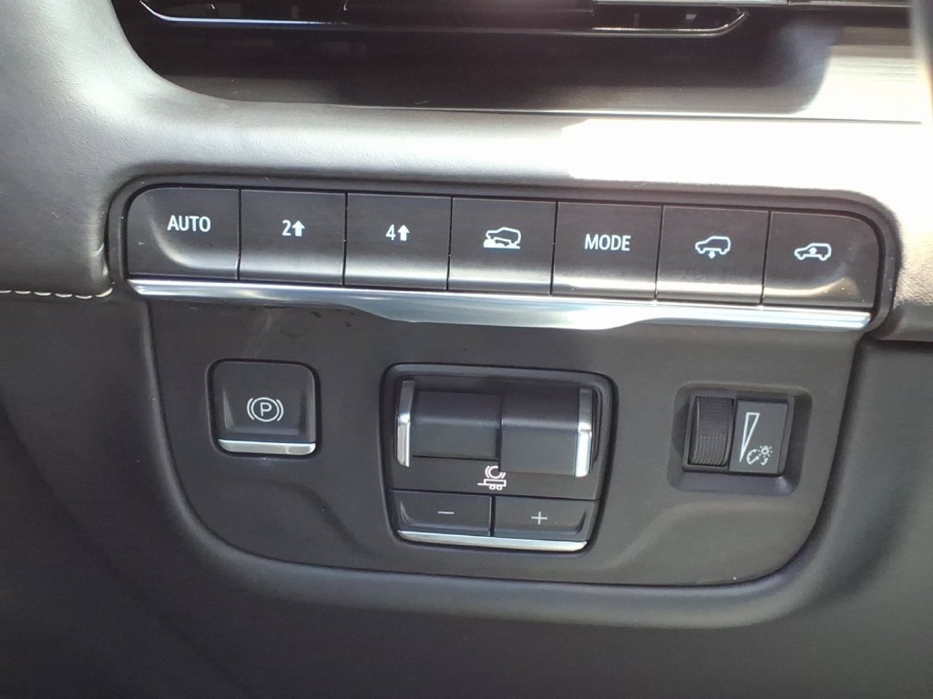 Used 2022 Cadillac Escalade Sport Platinum w/ LPO, ONYX Package AWD/4WD image 46