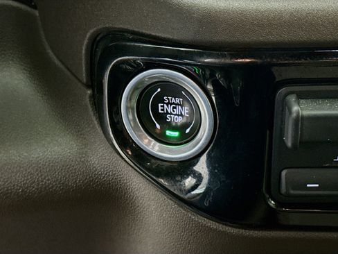 Used 2022 Chevrolet Silverado 1500 LT w/ Convenience Package II image 21