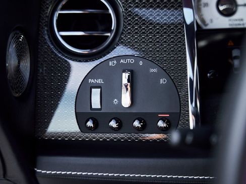 Used 2020 Rolls-Royce Wraith RWD image 38
