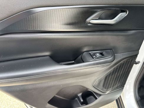 Used 2024 Jeep Grand Cherokee Laredo AWD/4WD image 11
