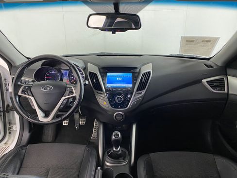 Used 2013 Hyundai Veloster w/ Style Pkg image 14