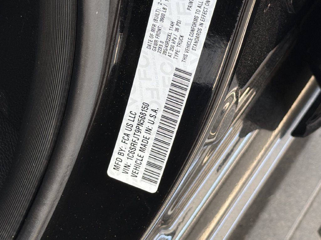 Used 2023 RAM 1500 Laramie AWD/4WD image 4