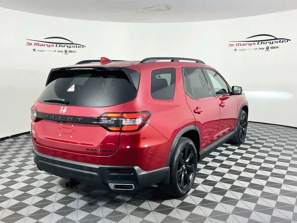 Used 2025 Honda Pilot Black Edition image 8