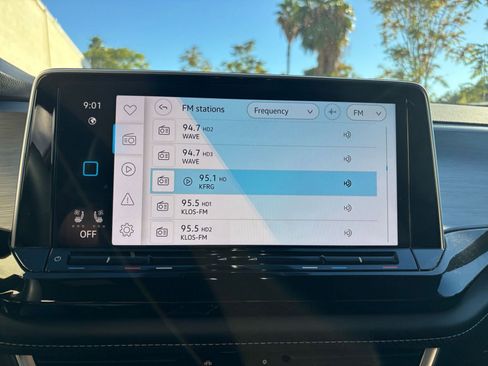 Used 2025 Volkswagen Atlas Cross Sport SE image 21