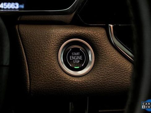 Used 2023 GMC Canyon Denali image 19