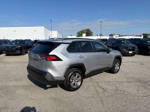 Used 2025 Toyota RAV4 LE AWD/4WD image 3