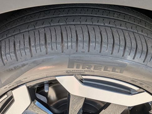 Used 2024 Kia Telluride EX w/ EX Captain's Chair Package image 13