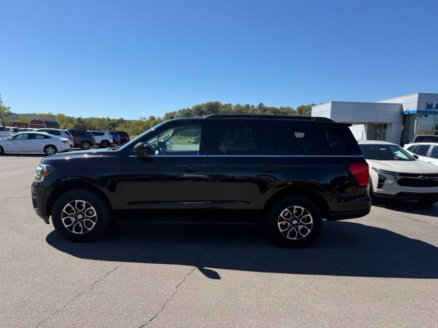 Used 2024 Ford Expedition XLT AWD/4WD image 5