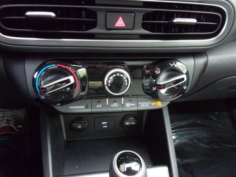 Used 2023 Hyundai Kona SEL AWD/4WD image 23