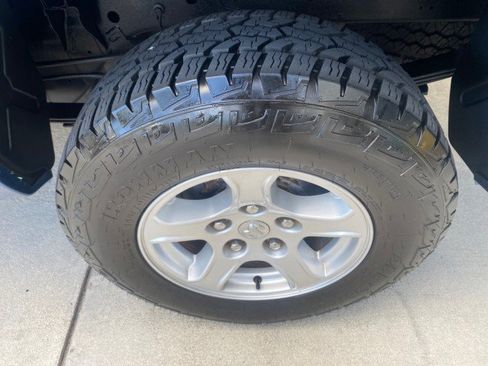 Used 2005 Dodge Dakota SLT image 87