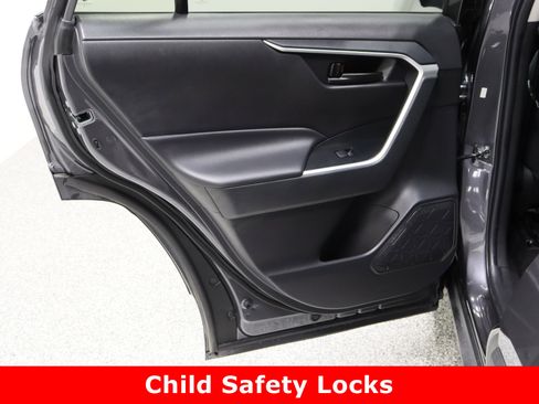 Used 2024 Toyota RAV4 LE image 22