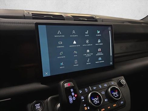 Used 2024 Land Rover Defender 130 X-Dynamic SE image 21