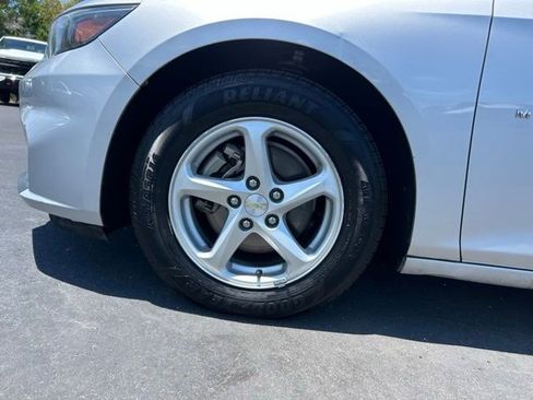 Used 2018 Chevrolet Malibu LS FWD image 9