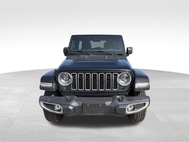 Used 2025 Jeep Wrangler Unlimited Sahara AWD/4WD image 3