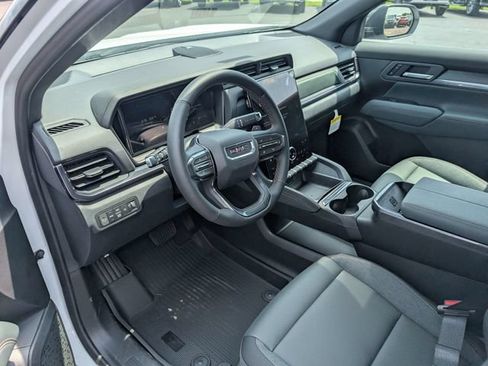 New 2027 GMC Terrain AT4 w/ Convenience Package III AWD/4WD image 12